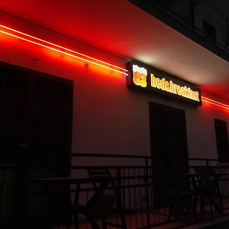 Studio83 Bed & Breakfast 4*