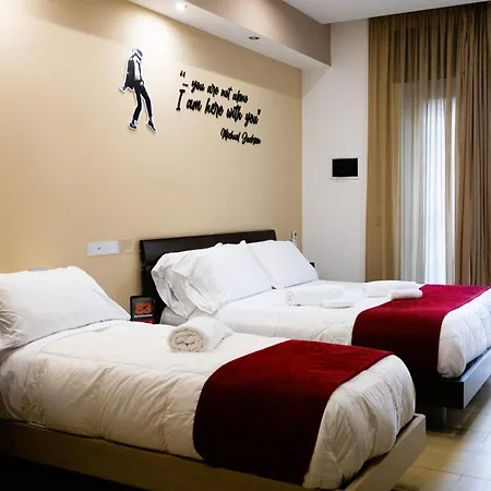 Studio83 Bed & Breakfast 4*