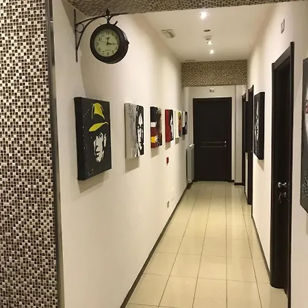 Studio83 2*