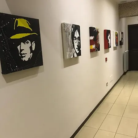 Studio83 Nocleg ze śniadaniem Pompeja