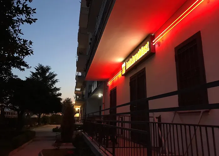 Studio83 Couette-café 4*