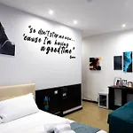 Studio83 Bed & Breakfast 4*