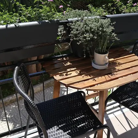 Couette-café Studio83 4*