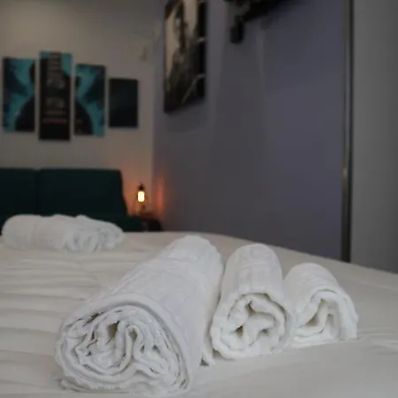 Studio83 Couette-café 4*