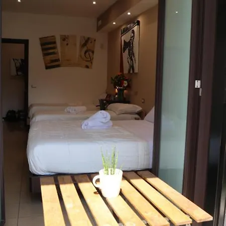 Bed & Breakfast Studio83