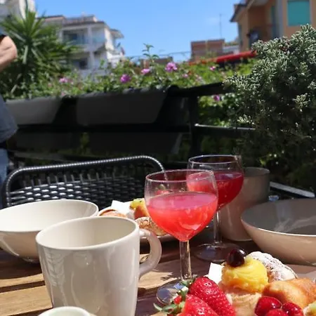 Studio83 Couette-café 4*