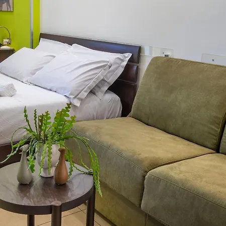 Couette-café Studio83 4*