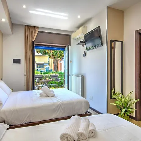 Studio83 Bed and Breakfast 4*
