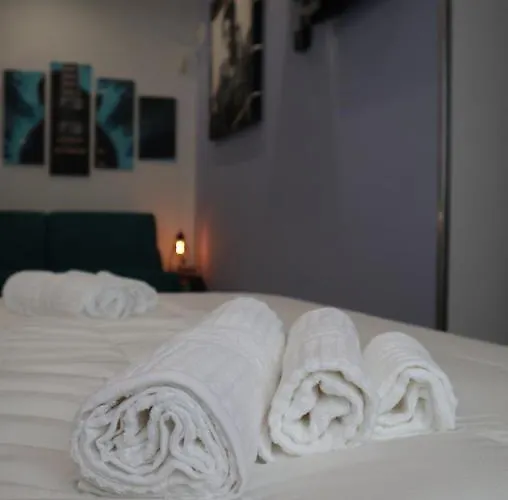 Studio83 Bed & Breakfast 4*