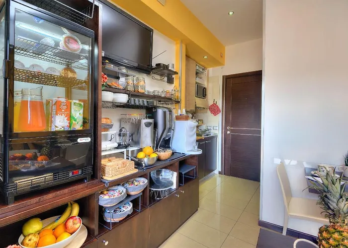 Studio83 Bed & Breakfast 4*