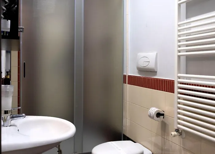 Alojamento de Acomodação e Pequeno-almoço Studio83 4*